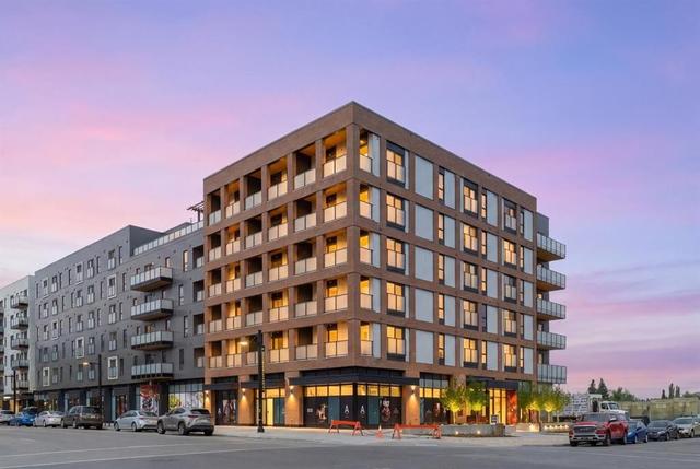 233-3107 Warren Street NW Calgary, AB T3B 0M2
