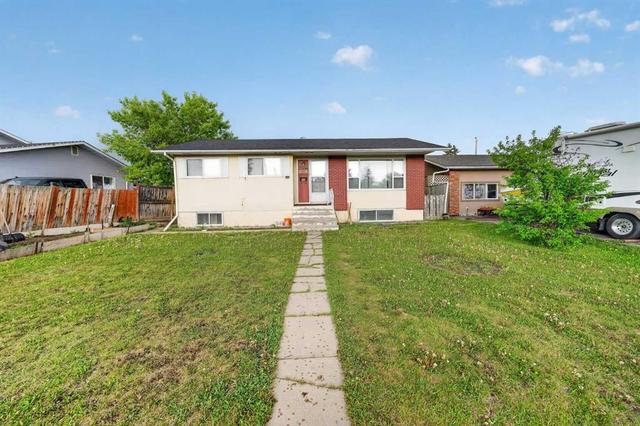 1608 54 Street SE Calgary, AB T2A 1W8