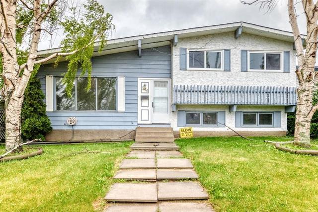 544 Penworth Way SE Calgary, AB T2A 4G3