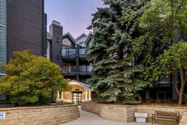 118-20 SIERRA MORENA Mews SW Calgary, AB T3H 3K6