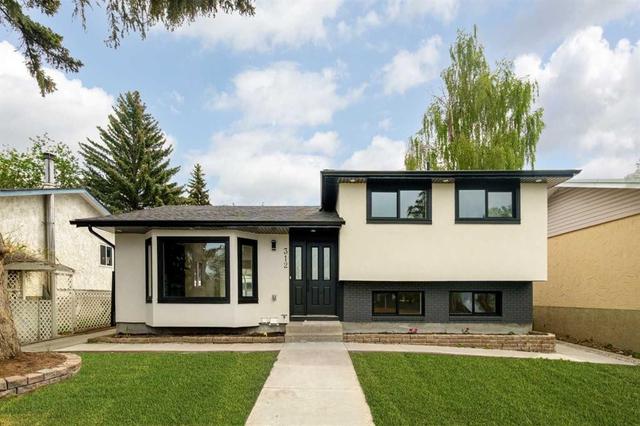 312 Queensland Road SE Calgary, AB T2J 3S6
