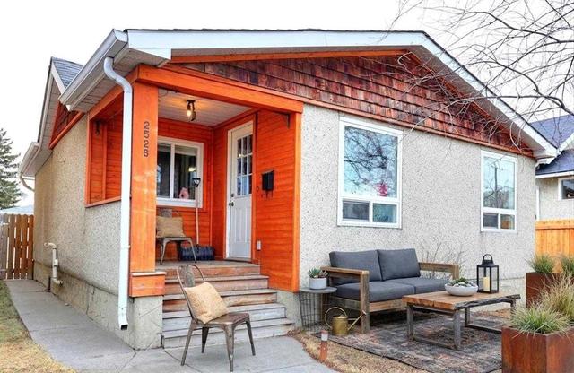 2526 16 Street SE Calgary, AB T2G 3R3