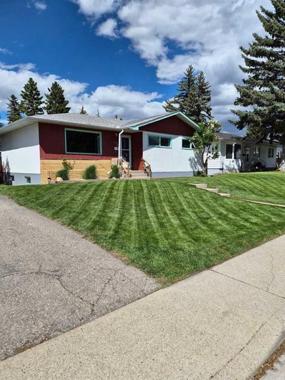 126 Springwood Drive SW Calgary, AB T2W 0K5