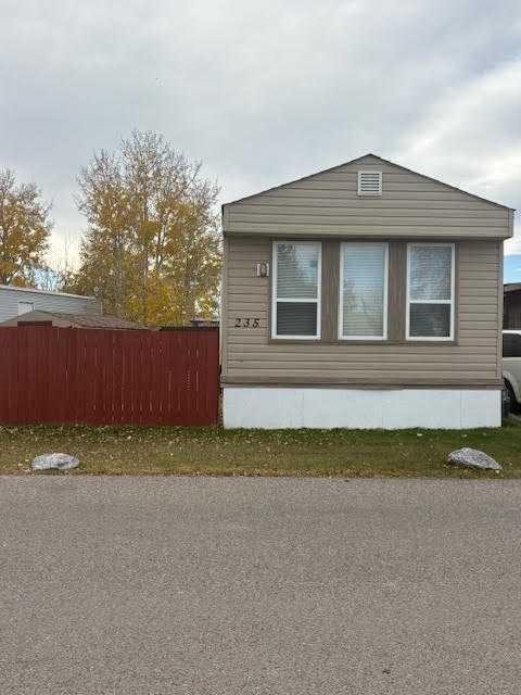 235-6220 17 Avenue SE Calgary, AB T2A 0W6