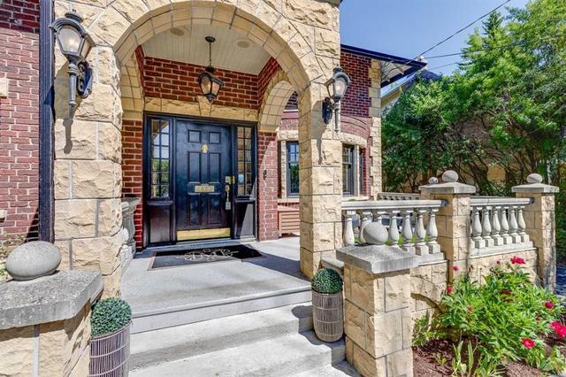 628 Elbow Drive SW Calgary, AB T2S 2H7