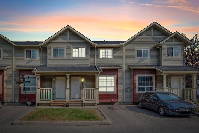 2204-111 Tarawood Lane NE Calgary, AB T3J 5C2