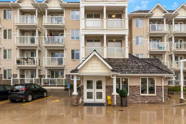 102-500 Rocky Vista Gardens NW Calgary, AB T3G 0C3