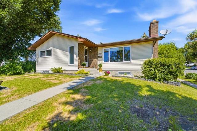 7304 Silver Springs Road NW Calgary, AB T3B 4E6