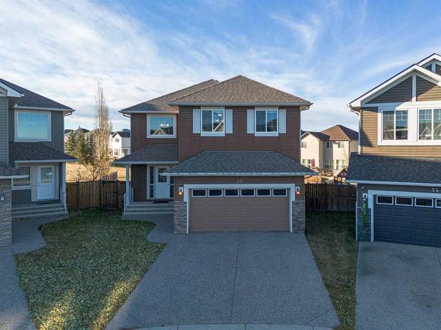 38 Everhollow Green SW Calgary, AB T2Y 0H4