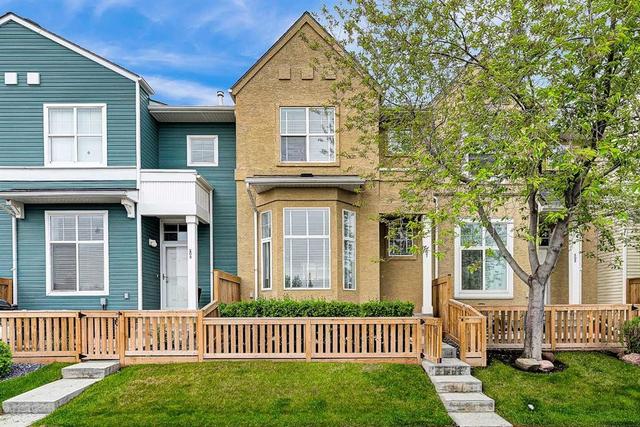207 Mckenzie Towne Gate SE Calgary, AB T2Z 4G2