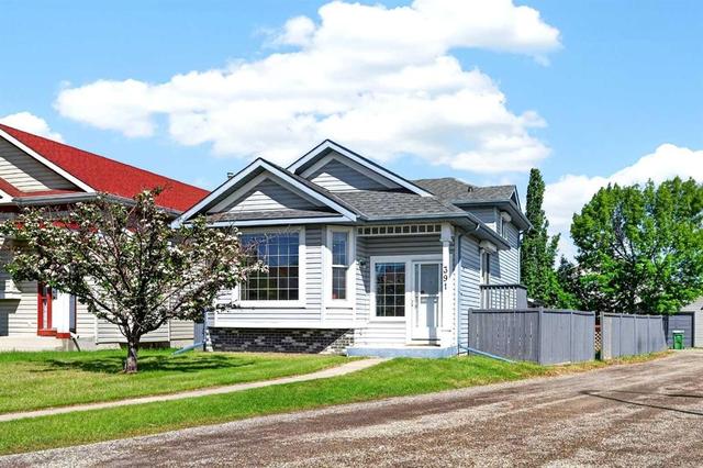 391 Country Hills Place NW Calgary, AB T3K 4W6