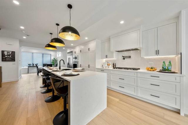 2518 16B Street SW Calgary, AB T2T 4L9