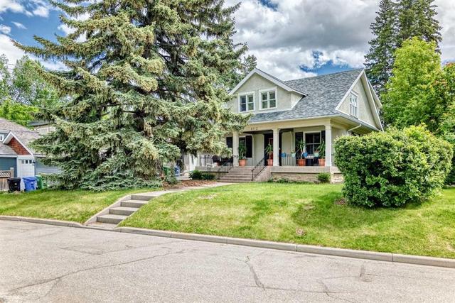 4112 8 Street SW Calgary, AB T2S 2N9