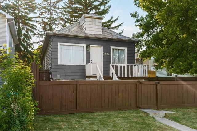 3807 1 Street NE Calgary, AB T2E 3E1