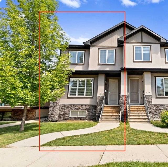 124 25 Avenue NE Calgary, AB T2X 1X8