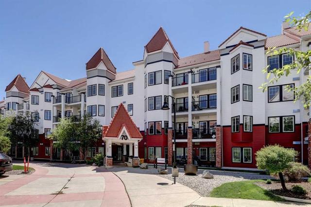 220-70 Royal Oak Plaza NW Calgary, AB T3G 0C1