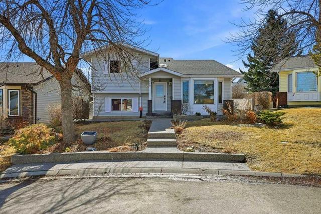 119 Macewan Meadow Way NW Calgary, AB T3K 3H9