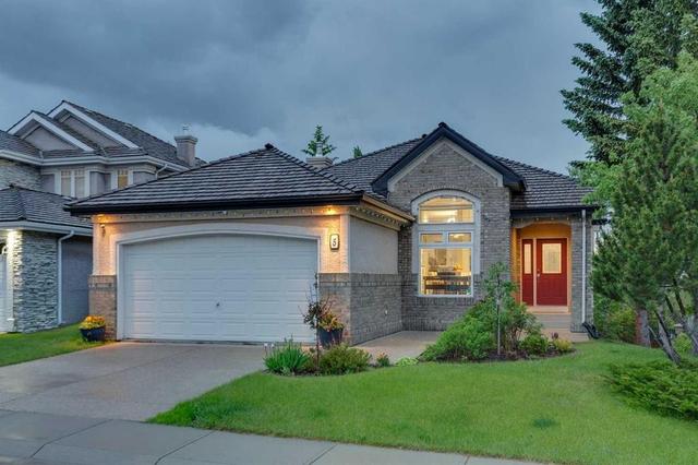 5 Royal Crest Terrace NW Calgary, AB T3G 4M3
