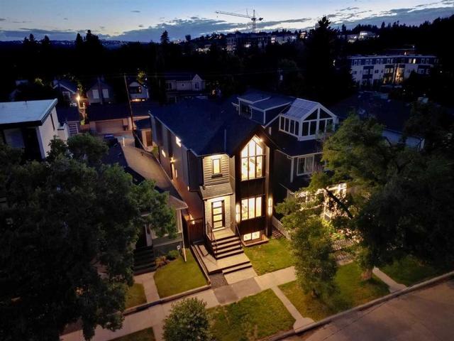 727 15 Street NW Calgary, AB T2N 2B3