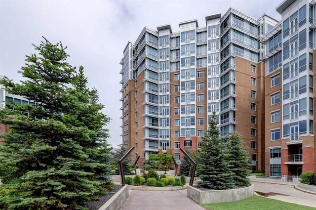 206-16 Varsity Estates Circle NWCalgary, AB T3A 2C5