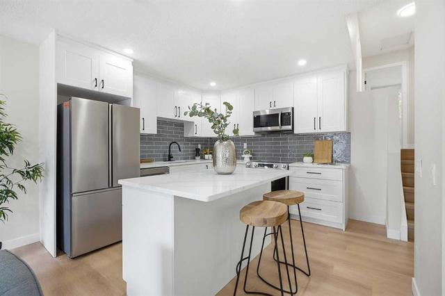 1060 Ranchview Road NW Calgary, AB T3G 1R9