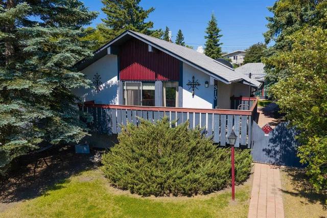 310 Huntham Place NE Calgary, AB T2K 4G7