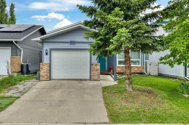 112 Cedargrove Way SW Calgary, AB T2W 4V2