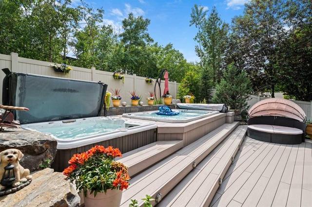 11 Aspen Cliff Place SW Calgary, AB T3H 0M1