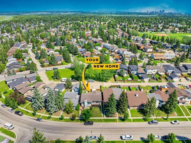 3627 Cedarille Drive SW Calgary, AB T2W 3J5