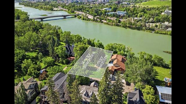 14 Major Stewart Lane SE Calgary, AB T2G 5R6