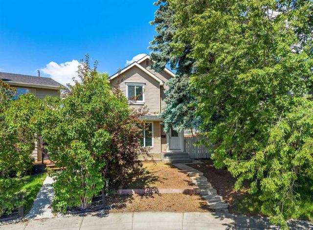 134 Erin Ridge Road SE Calgary, AB T2B 2W9