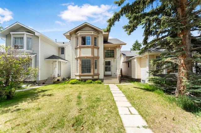 369 Martinwood Place NE Calgary, AB T3J 3H7