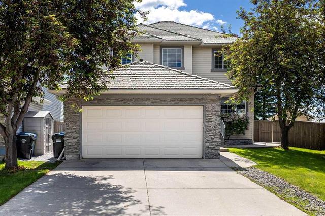 226 Springbank Place SW Calgary, AB T3H 3S4