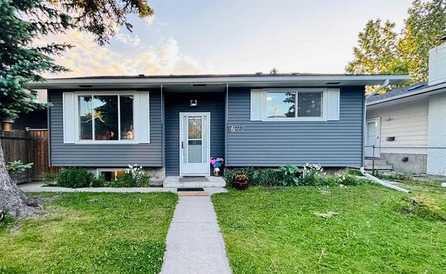 1672 Marlyn Way NE Calgary, AB T2A 3K7