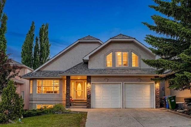 166 Scenic Ridge Crescent NW Calgary, AB T3L 1V7