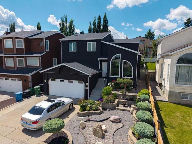 41 Sidon Crescent SW Calgary, AB T3H 2B5