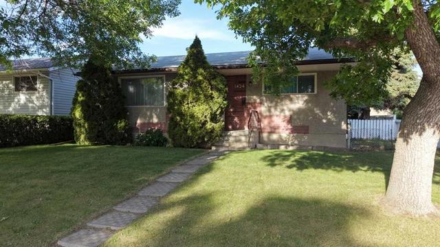 1424 Radisson Drive SE Calgary, AB T2A 1Z4