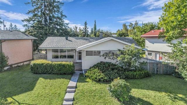 4511 Richmond Road SW Calgary, AB T3E 4P9