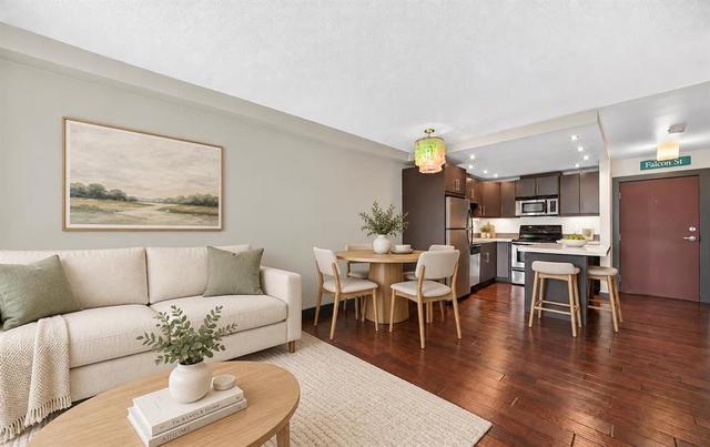 304-1301 17 Avenue NW Calgary, AB T2M 0R2