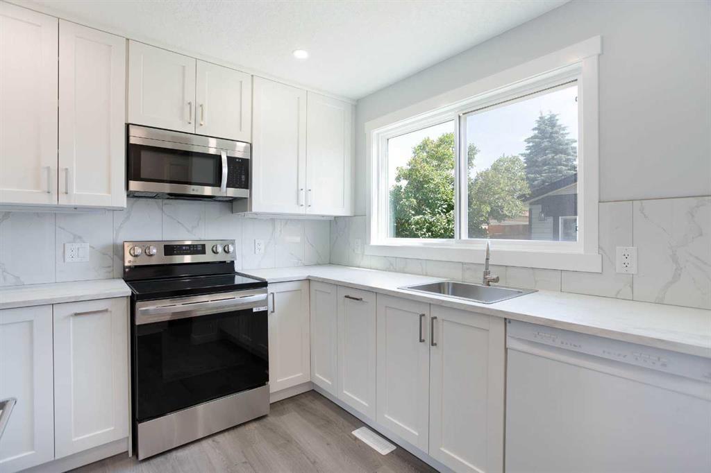 68 Abergale Way Ne, Calgary, AB - Indoor Photo Showing Kitchen