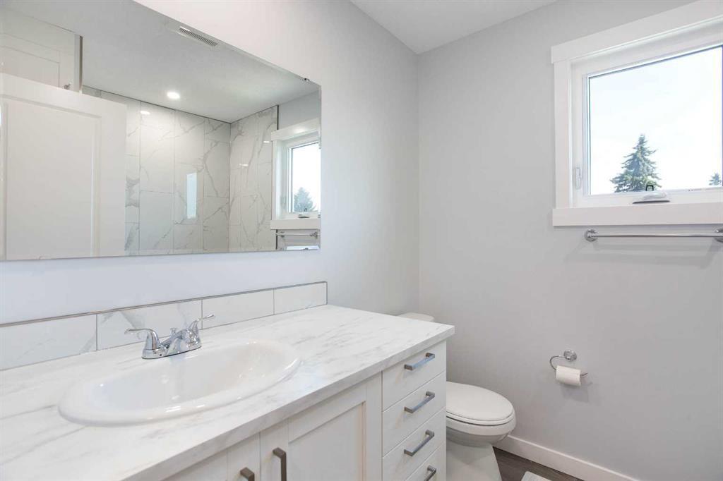 68 Abergale Way Ne, Calgary, AB - Indoor Photo Showing Bathroom