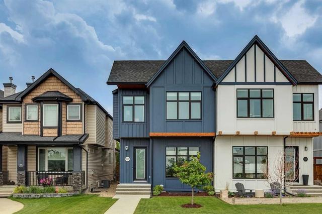 1329 Regal Crescent NE Calgary, AB T2E 5H4