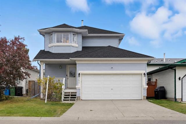 141 Saratoga Close NE Calgary, AB T1Y 7A1