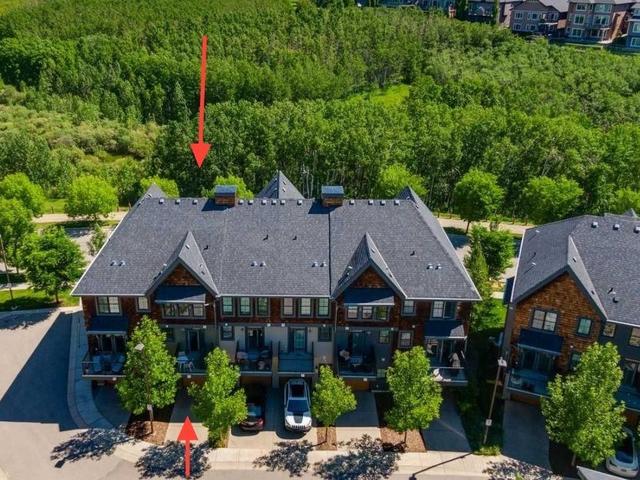 334 Ascot Circle SW Calgary, AB T3H 0X2