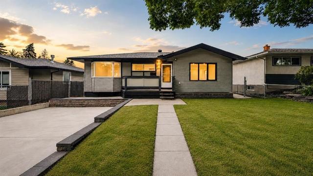 44 Fairview Crescent SE Calgary, AB T2H 0Z6