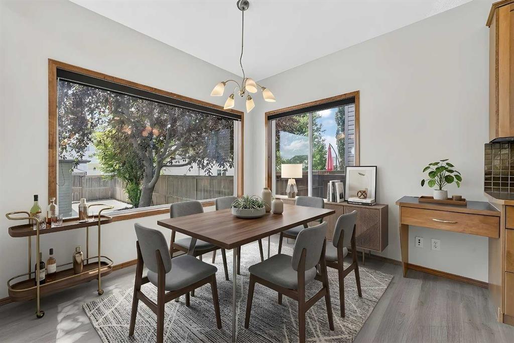 249 Elgin Manor Se, Calgary, AB - Indoor Photo Showing Dining Room