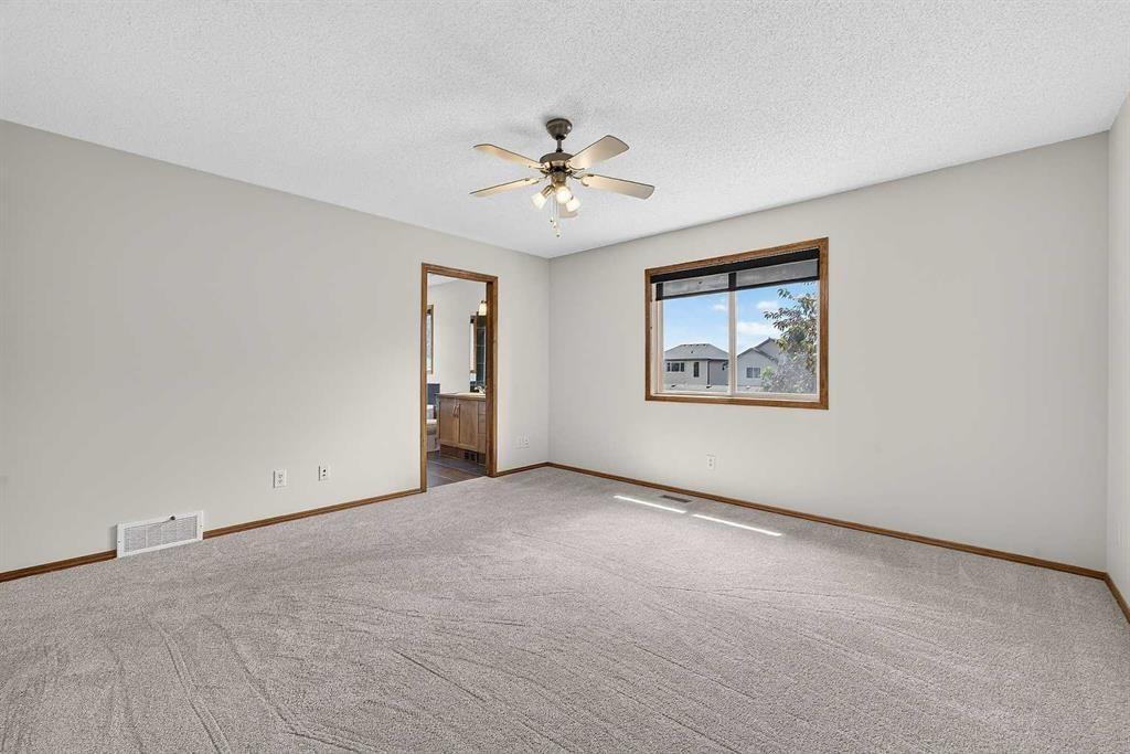 249 Elgin Manor Se, Calgary, AB - Indoor Photo Showing Other Room