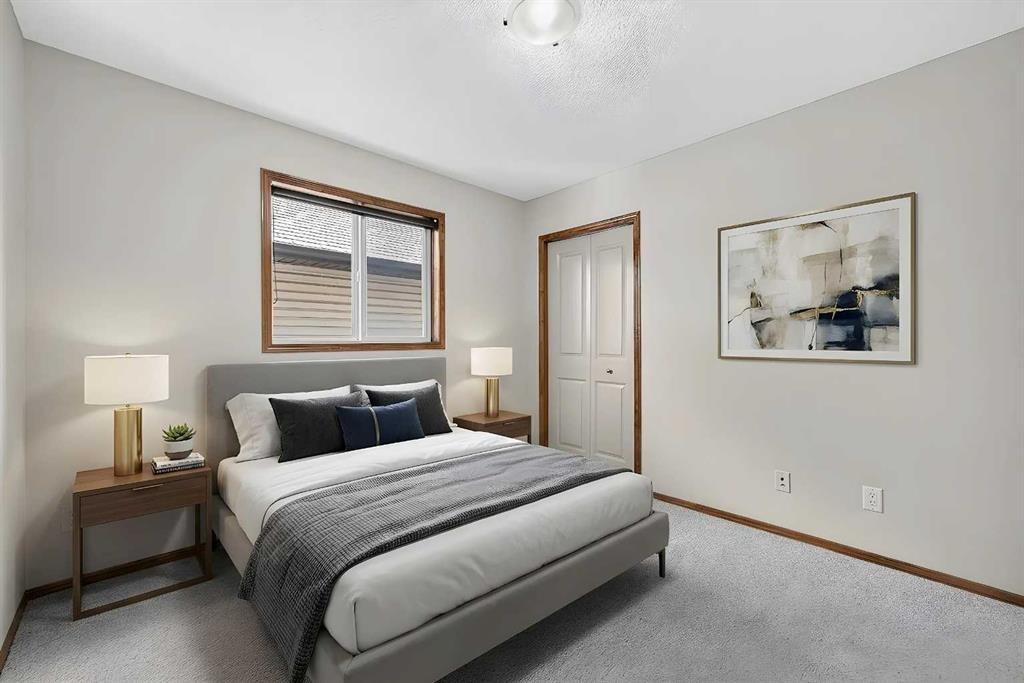 249 Elgin Manor Se, Calgary, AB - Indoor Photo Showing Bedroom