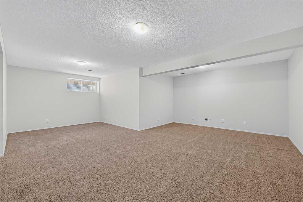 249 Elgin Manor Se, Calgary, AB - Indoor Photo Showing Other Room