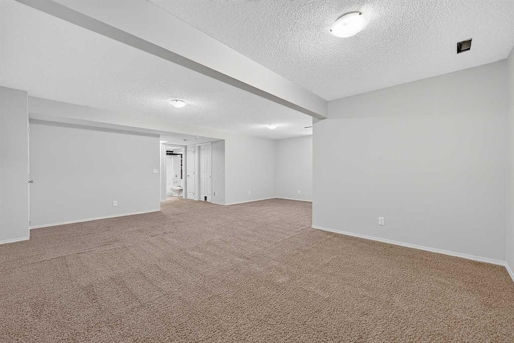 249 Elgin Manor Se, Calgary, AB - Indoor Photo Showing Other Room